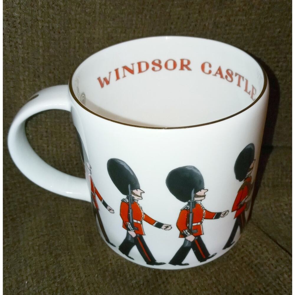 Royal Collection English Fine Bone China Windsor Castle Guardsmen Mug